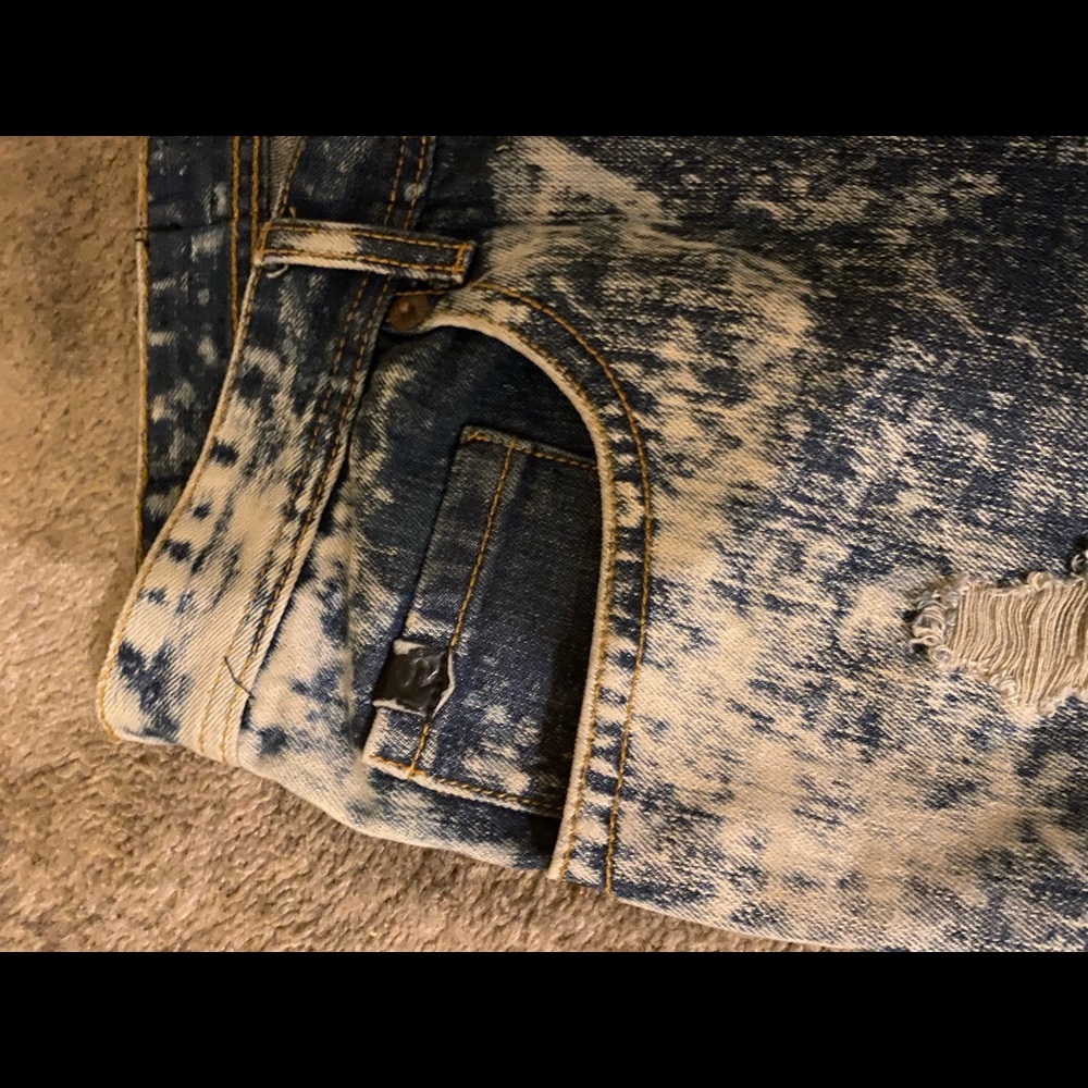 Jeans - Picture 2 of 7